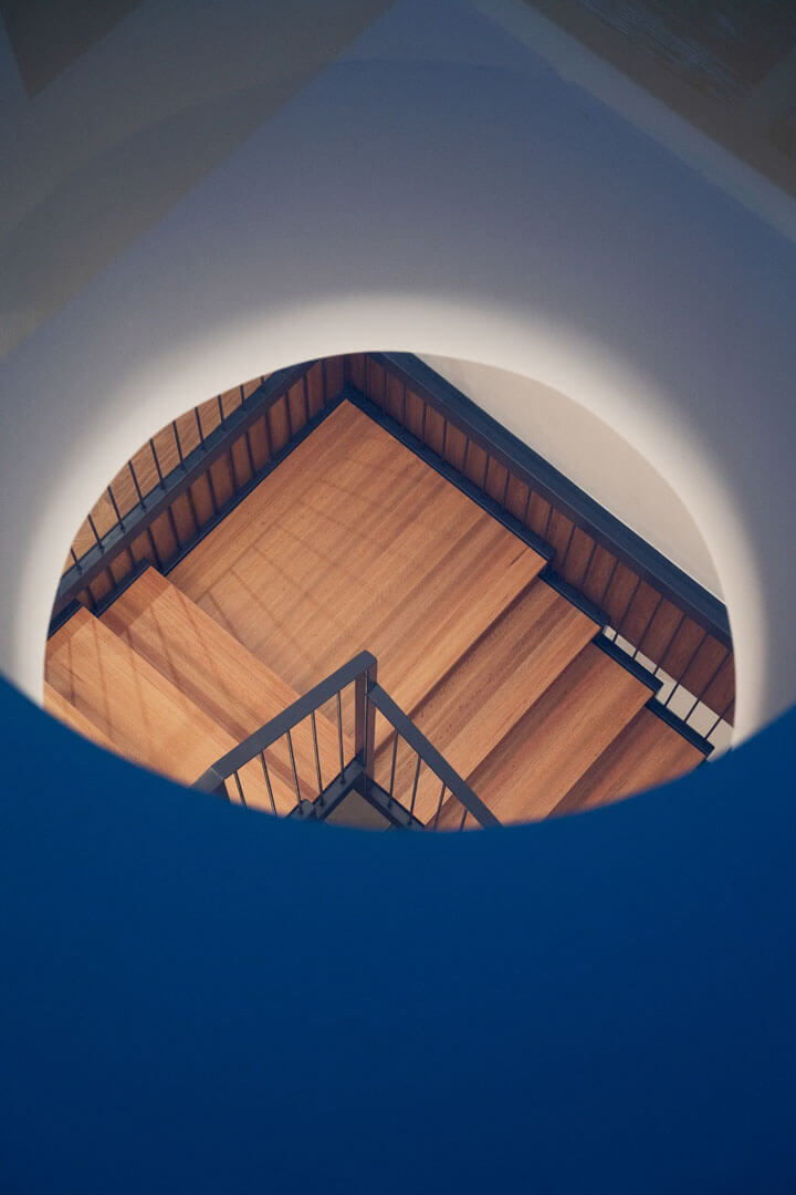 cat-in-a-square-design-interior-decoration-luxury-house-malvarosa-valencia-16